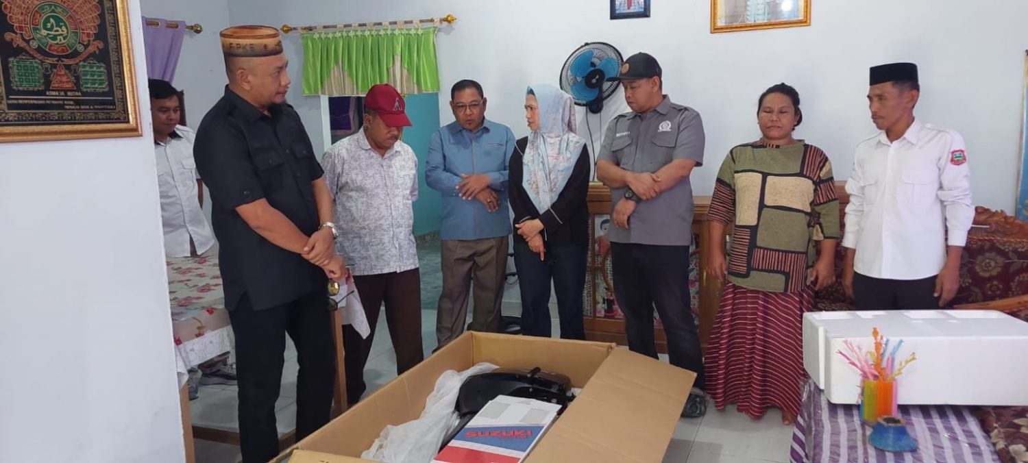 : Monitoring Komisi II terhadap penerima bantuan mesin tempel 15 PK tahun anggaran 2026 di Desa Lamu, Kecamatan Batudaa Pantai, Kabupaten Gorontalo. (foto PPID)