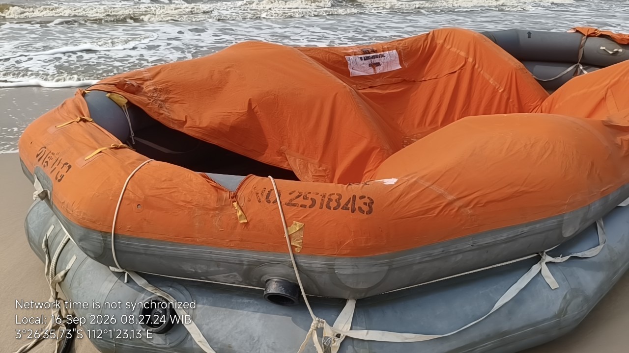 Dramatis, Ditpolairud Polda Kalteng Temukan 5 Liferaft Diduga Milik KM Virgo Transport 8 di Perairan Seruyan