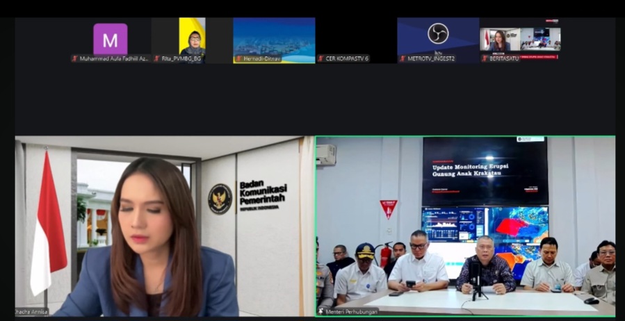 : Dampak erupsi Gunung Anak Krakatau membuat Kemenhub menyiapkan sejumlah bandara alternatif. Dua penerbangan Garuda Indonesia dari Jeddah dan Madinah dialihkan ke Bandara Kertajati, sementara Semarang dan Surabaya juga disiapkan sebagai opsi pendaratan. (Foto: Tangkapan Layar YouTube Bakom RI)