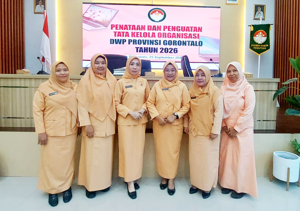 : Pengurus DWP Unit Dinas Ketahanan Pangan, Tanaman Pangan dan Hortikultura (KPTPH) Provinsi Gorontalo. (foto Oman)