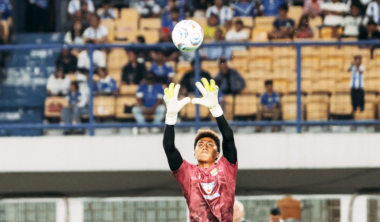 Fitrah Siap Kembali Kawal Gawang Persib