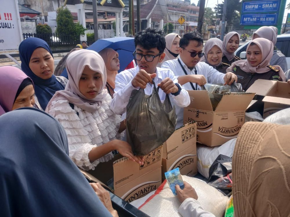 : GPM Kembali Digelar, Warga Padang Panjang Antusias Belanja Pangan Terjangkau. (foto: MC Padang Panjang)