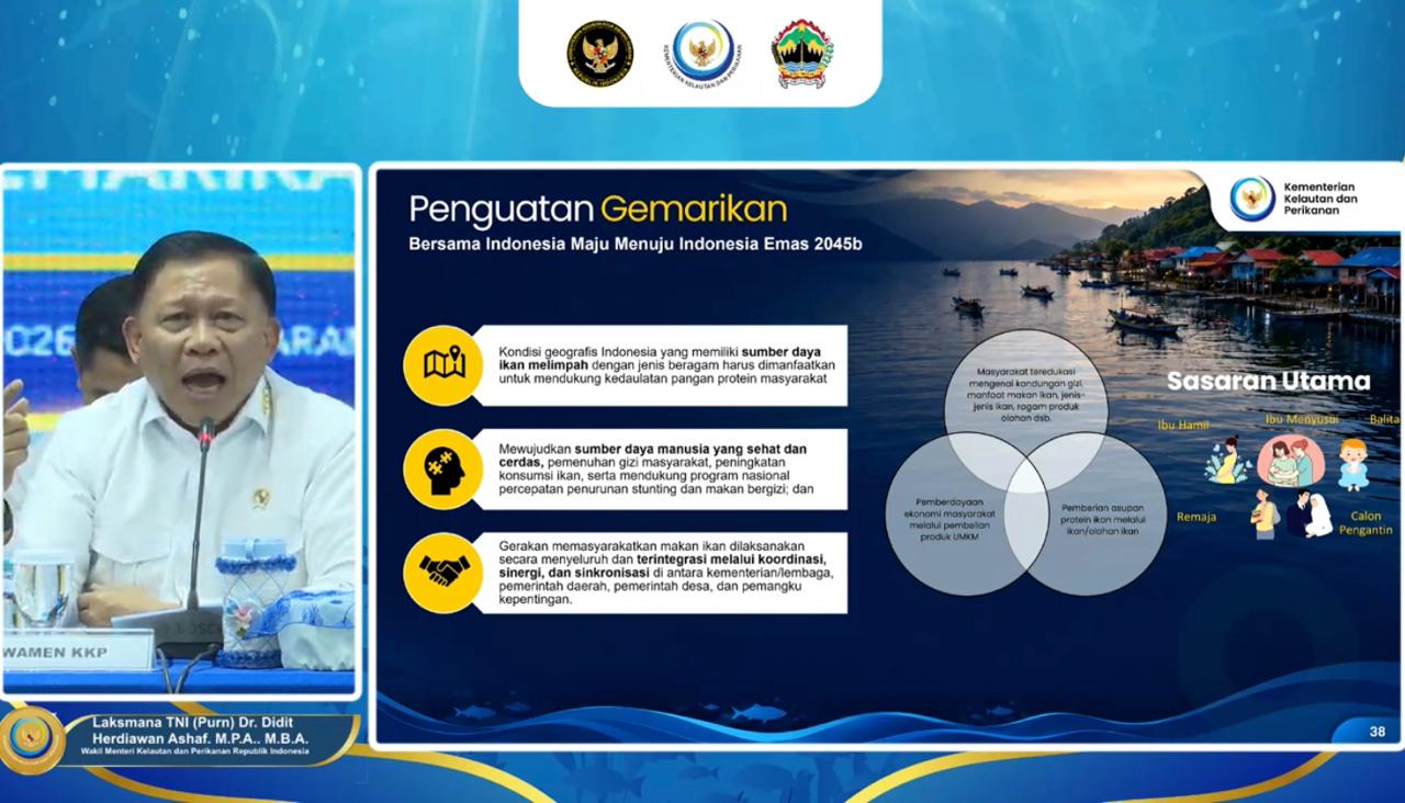 : Wakil Menteri Kelautan dan Perikanan (Wamen KKP) Laksamana Madya TNI (Purn.) Didit Herdiawan Ashaf dalam Sosialisasi Peraturan Presiden Nomor 74 Tahun 2026 tentang Gerakan Memasyarakatkan Makan Ikan (Gemarikan). (Foto: Pasha Yudha Ernowo Infopublik/Igid/Youtube KKP)