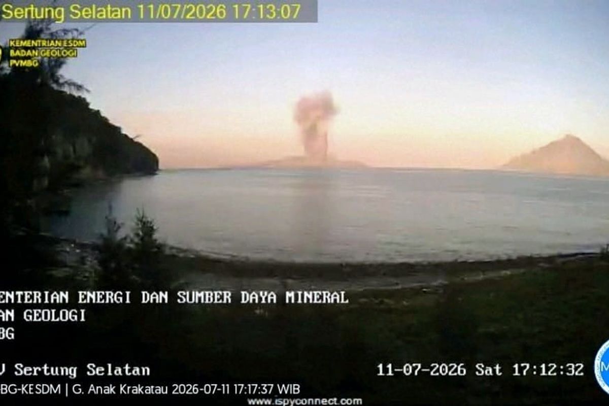 : Aktivitas Gunung api Anak Krakatau Provinsi Lampung dari Level II (Waspada) menjadi Level III (Siaga), Sabtu (11/7/2026). (Foto: Dok. PVMBG Badan Geologi, Kementerian ESDM)