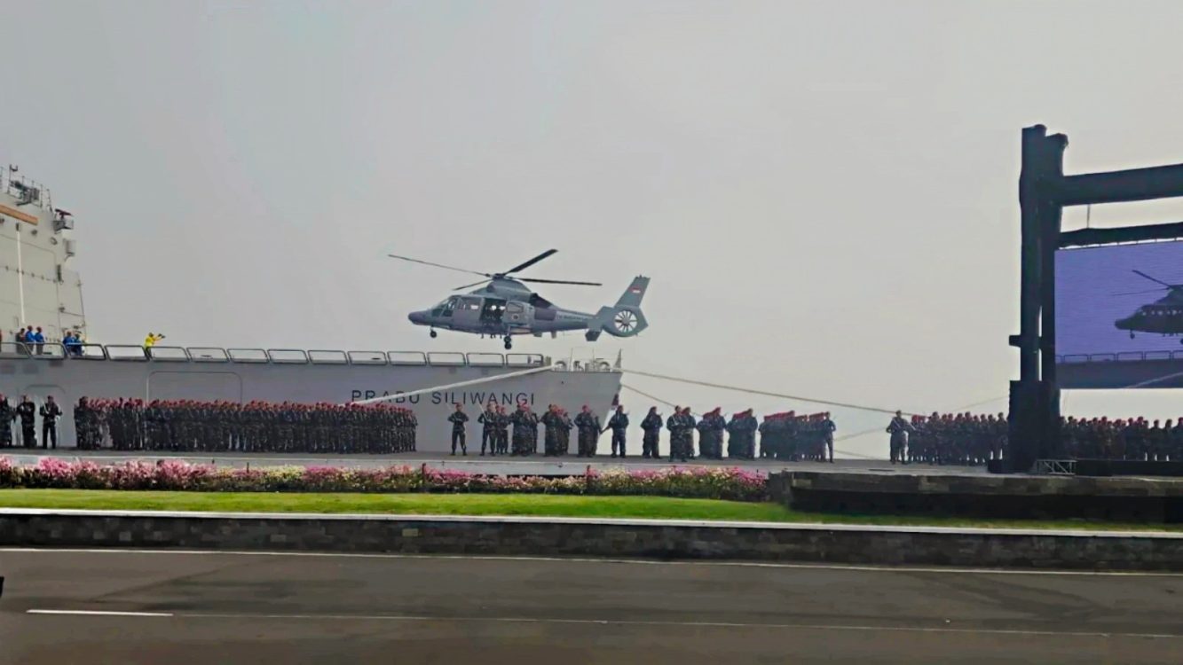 : Apel Siaga dalam rangka Hari Jadi ke-81 TNI Angkatan Laut (TNI AL) di Dermaga Madura Koarmada II, Surabaya, Kamis (10/9/2026) - Foto: Mc.Jatim.