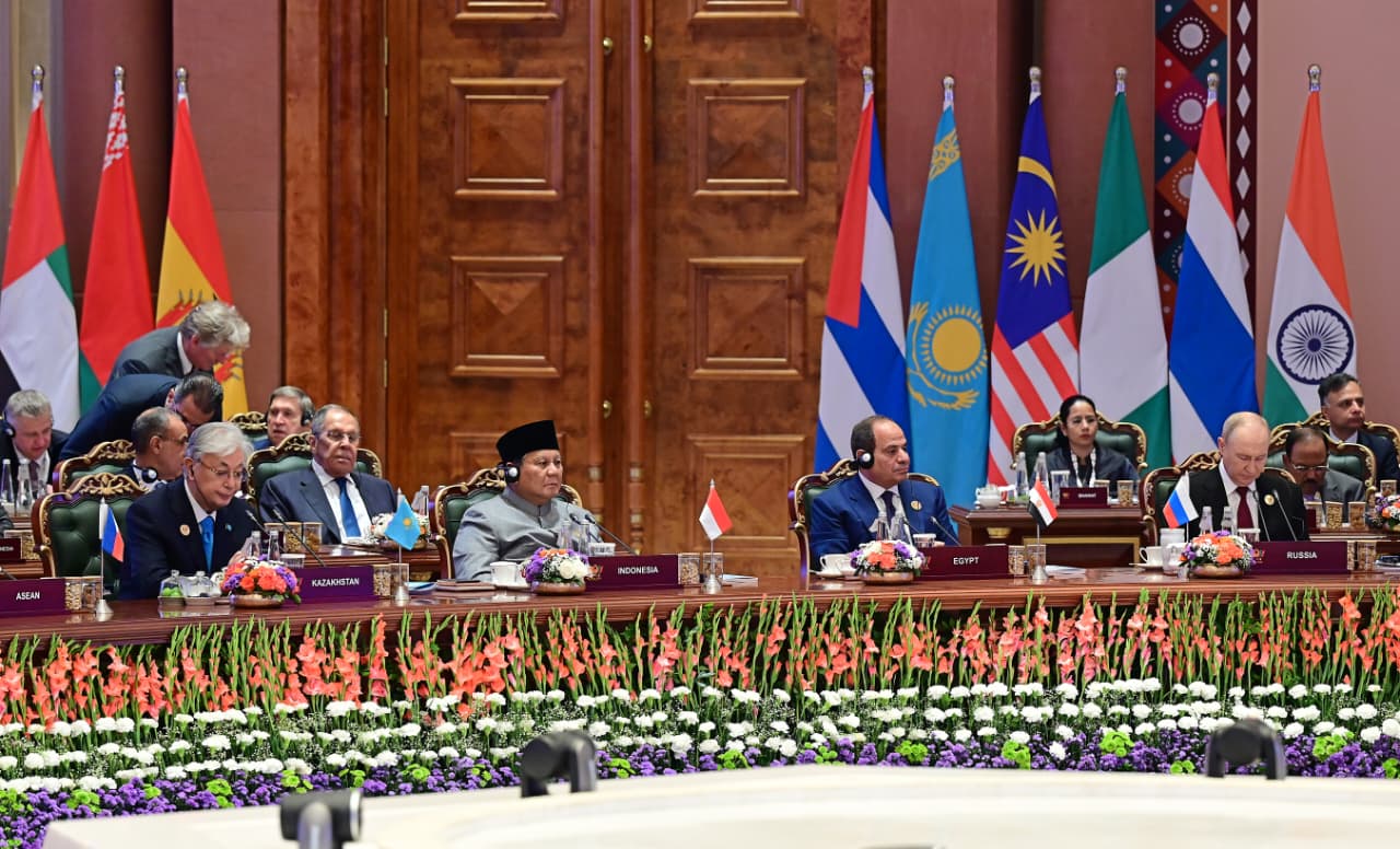 : Presiden dalam sesi terbuka Konferensi Tingkat Tinggi (KTT) BRICS 2026 di Bharat Mandapam, New Delhi, Republik India, Minggu (13/9/2026). Foto: BPMI Setpres/Muchlis Jr