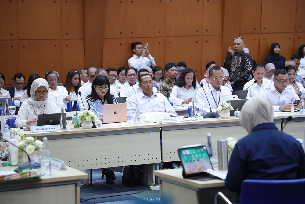 : Wakil Menteri Pendidikan Tinggi, Sains, dan Teknologi (Wamendiktisaintek) Fauzan dalam Rapat Pleno Komisi Nasional Indonesia untuk UNESCO (KNIU) di Jakarta, Senin (28/9/2026). (Foto: Dok Kemdiktisaintek)