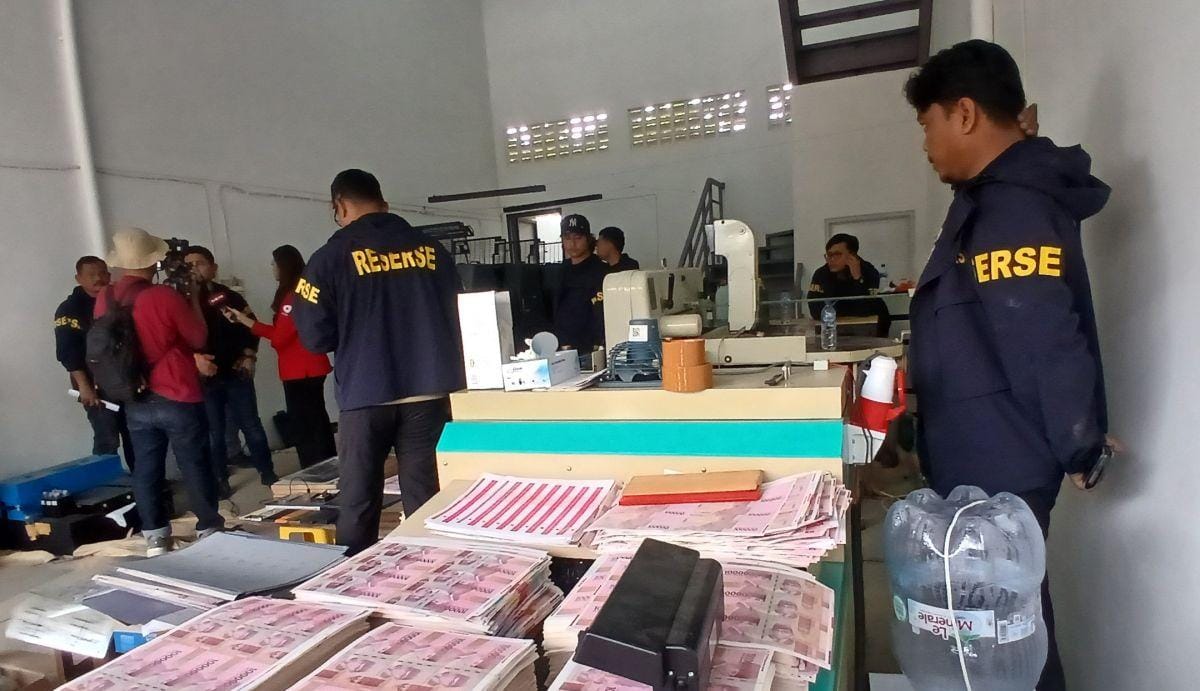 IPW Apresiasi Polri Naikkan Kasus Uang Palsu SGD Rp4,7 Miliar ke Penyidikan