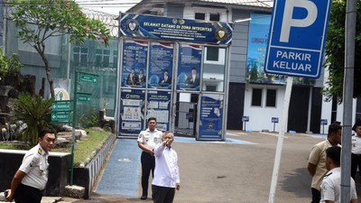 : Anggota Ombudsman RI Fikri Yasin melakukan inspeksi mendadak (sidak) di Lapas Kelas IIA Cibinong, Kabupaten Bogor, Jawa Barat, Rabu (23/9/2026). (ANTARA FOTO/Yulius Satria Wijaya/kye)