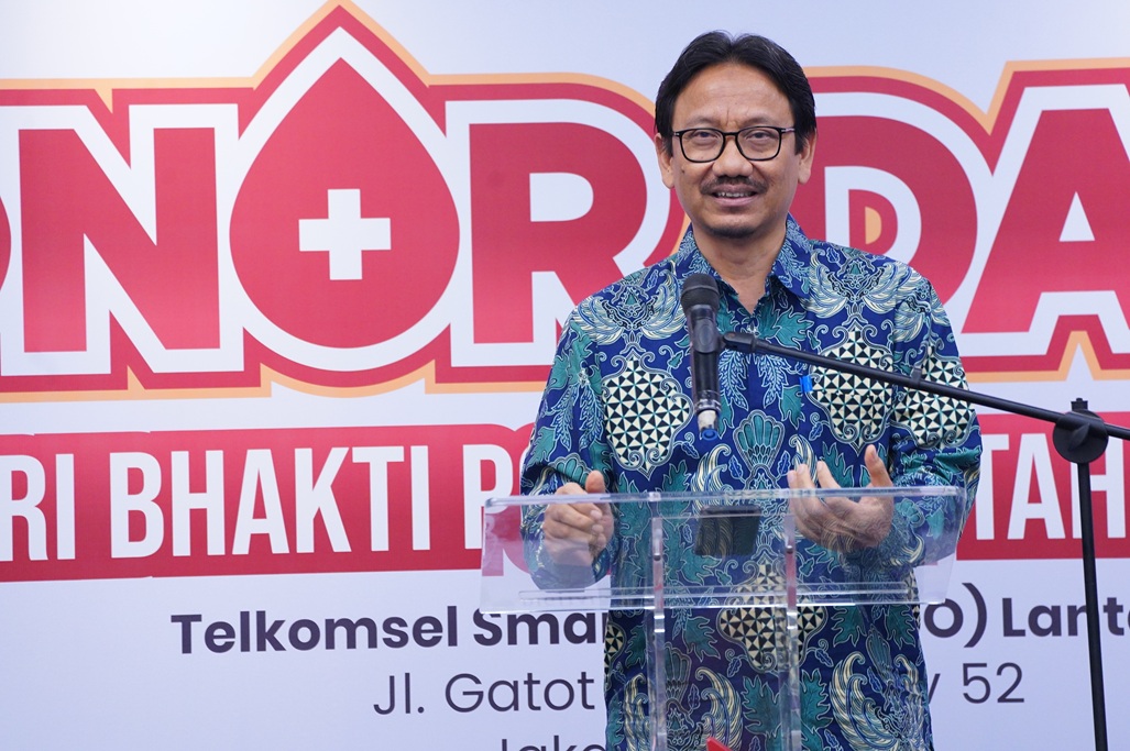 : Inspektur Jenderal Kementerian Komunikasi dan Digital (Kemkomdigi), Arief Tri Hardiyanto dalam kegiatan donor darah dalam rangka Hari Bakti Postel ke-81 Tahun 2026 di Jakarta, Selasa (15/9/2026). (Foto: Amiri Yandi/InfoPublik.id/KPM Kemkomdigi)
