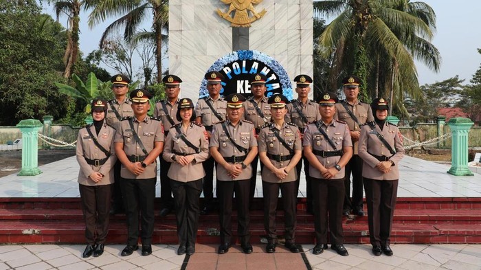 Jelang HUT ke-71 Lalu Lintas, Ditlantas Polda Kaltara Ziarah ke TMP Telabang Bangsa