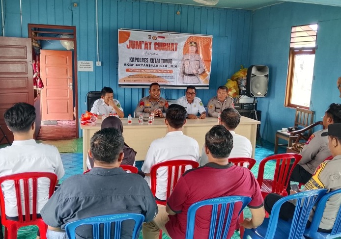 Jumat Curhat di Desa Mulupan, Polsek Muara Bengkal Fokus Atasi Karhutla dan Knalpot Brong