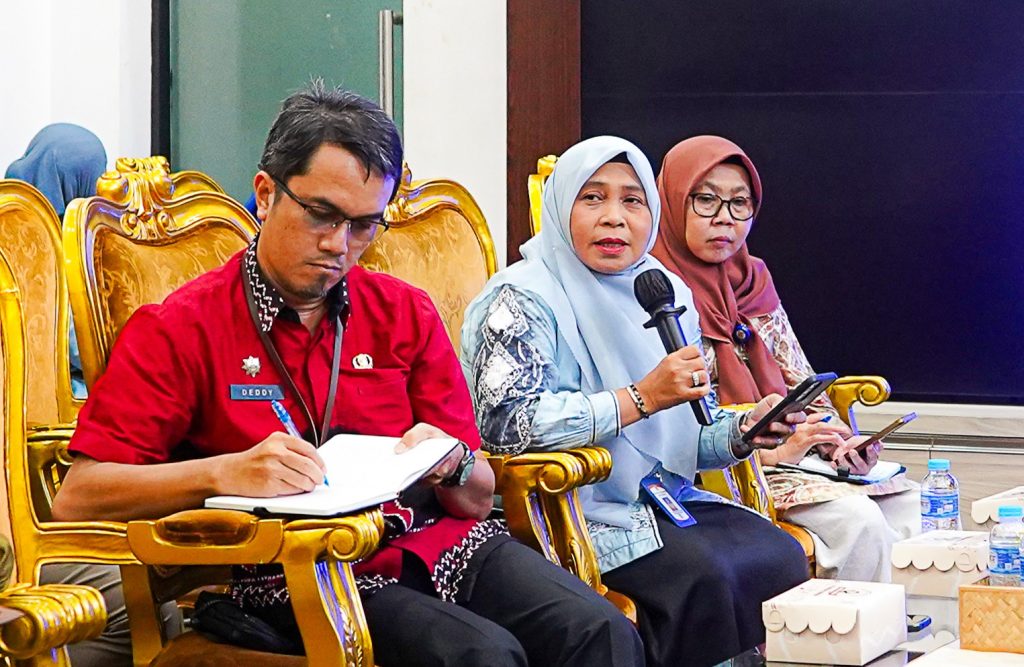 : Jajaran terkait berdiskusi membahas langkah antisipasi dampak kabut asap akibat kebakaran hutan dan lahan (Karhutla) di Kota Banjarbaru. Foto: Mc.Banjarbaru