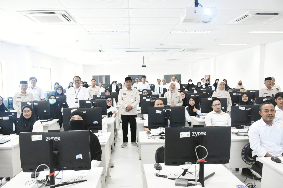 : Peserta seleksi Ujian Kompetensi Mutasi Masuk Pegawai Negeri Sipil (PNS) dalam Layanan ASN Karier Batch II Tahun 2026, Selasa (15/9/2026). (foto: mcgorontaloprov/Taufik)