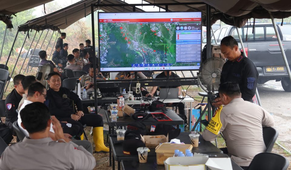 Kapolda Kalteng Tinjau Hasil Pembasahan Karhutla di Manduhara Ujung, Penggunaan Cairan X-Fire Dinilai Efektif