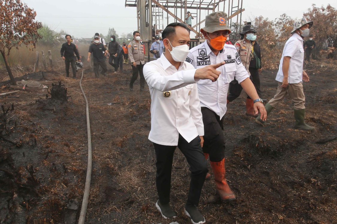 : Kebakaran hutan dan lahan (karhutla) di Kota Palangka Raya, Kalimantan Tengah, kian mengkhawatirkan. Kondisi tersebut mendorong Wali kota Palangka Raya, Fairid Naparin, Jumat (21/8/2026) mengusulkan, tambahan anggaran kepada DPRD untuk memperkuat penanganan kebakaran hutan dan lahan Karhutla. - Foto: Mc.Palangka Raya