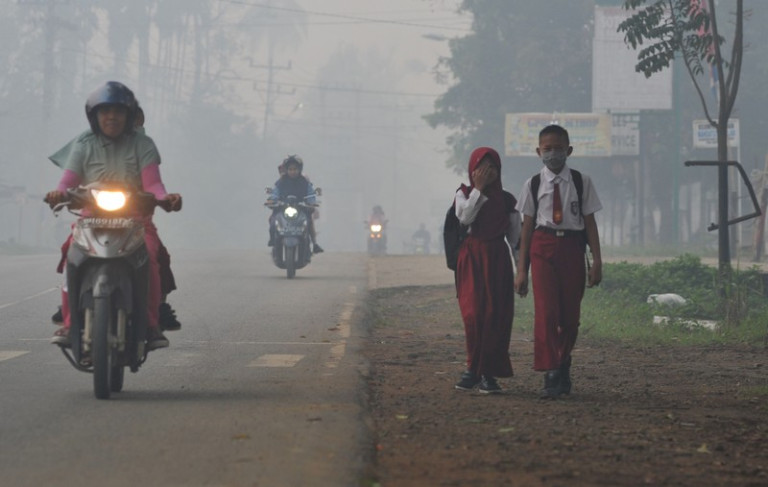 Kasus ISPA Melonjak Akibat Kemarau dan Karhutla, Pakar UGM Beberkan Strategi Perlindungan Diri