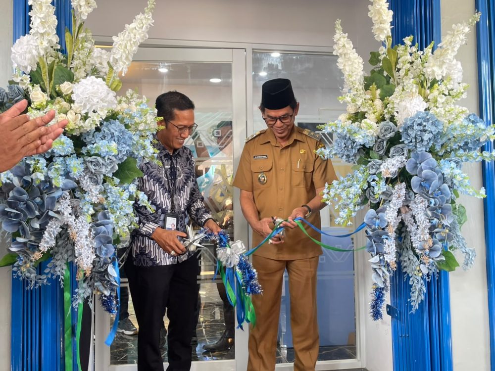 : Bank Kalsel Kantor Cabang Pembantu (KCP) Halong resmi mulai beroperasi di Desa Halong, Kecamatan Halong, Kabupaten Balangan, Selasa (15/9/2026). - Foto: Mc.Balangan