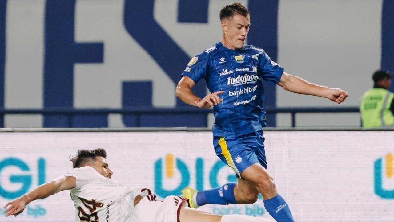Kembalikan Keadaan Persib Bandung Menaklukkan PSM Makassar 3-1