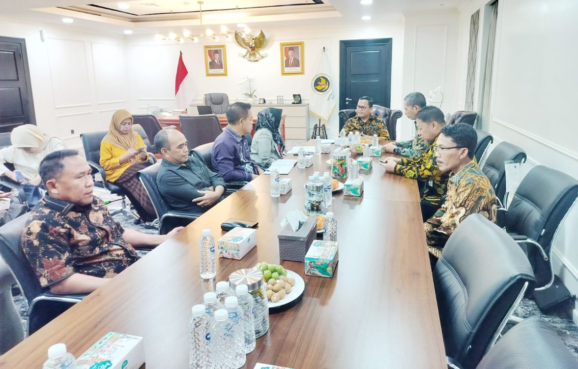 : Pertemuan Kanwil Kementerian Haji dan Umrah (Kemenhaj) dan Komisi III DPRD Provinsi Gorontalo dengan Sekretaris Jenderal Kemenhaj, Teguh Dwi Nugraha, di Jakarta. (foto PPID)