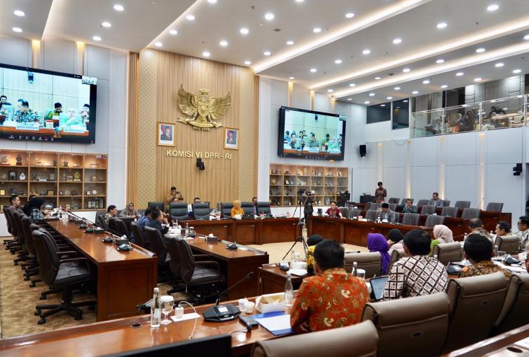 : Kementerian Koperasi mengarahkan alokasi penyesuaian Rencana Kerja dan Anggaran (RKA) TA 2027 untuk memperkuat pendampingan koperasi eksisting serta mengoptimalkan verifikasi dan validasi Koperasi Desa/Kelurahan Merah Putih (KDKMP). (Humas Kemenkop)