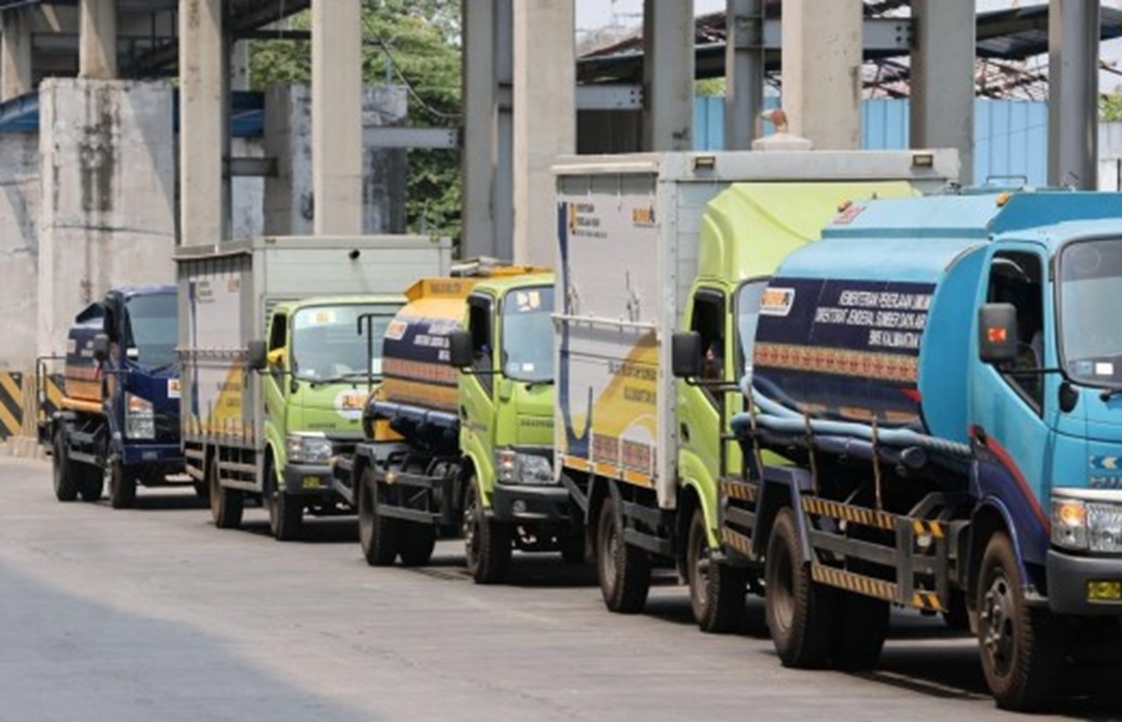 : Kementerian PU mengirim sejumlah peralatan pendukung pemadaman ke lima provinsi untuk mempercepat penanganan karhutla sekaligus memenuhi kebutuhan air di wilayah terdampak. (Foto: Humas Kemen PU)
