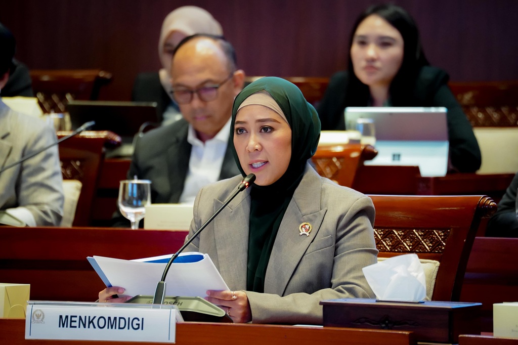 : Menkomdigi Meutya Hafid dalam Rapat Kerja bersama Komisi I DPR RI di Gedung DPR RI, Senayan, Jakarta. (foto: dok Kemkomdigi)