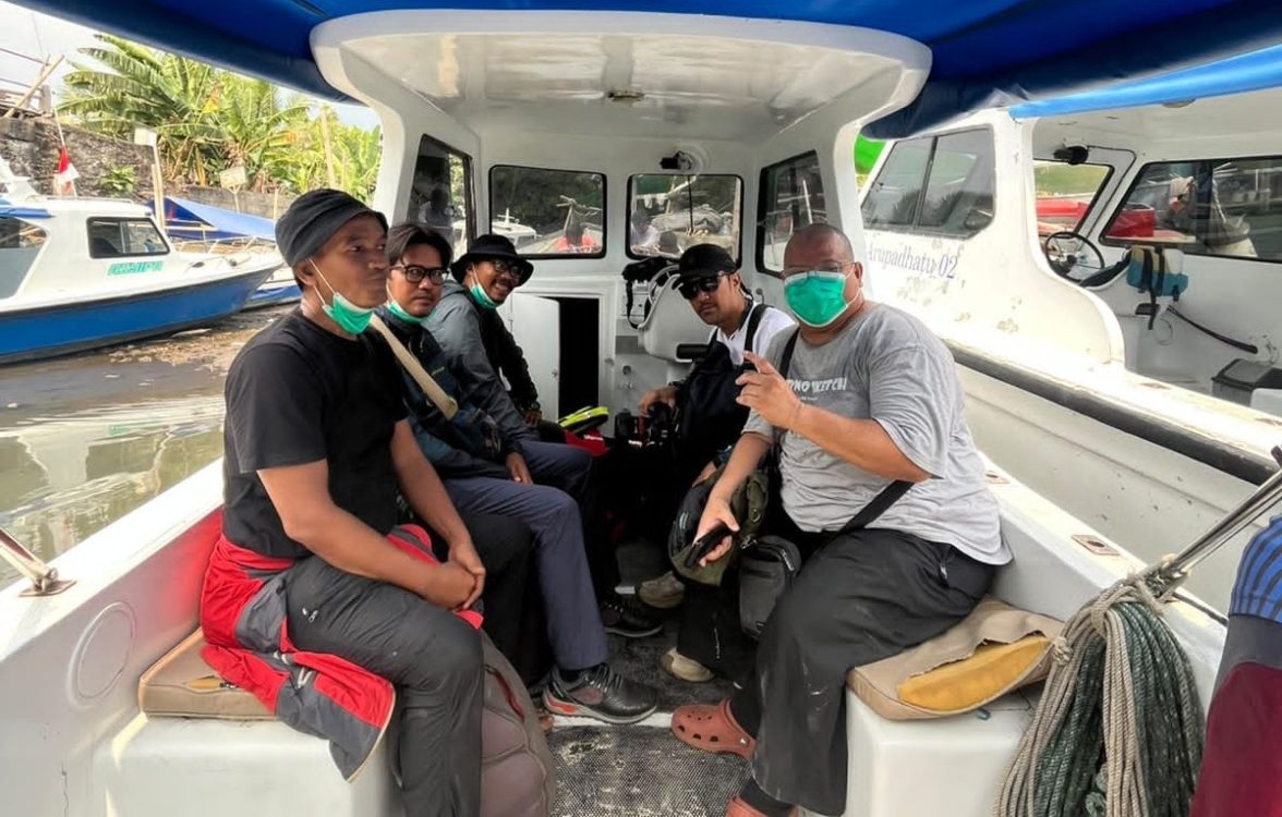 : Lima jurnalis yang hilang kontak saat berada di kapal sebelum keberangkatan ke area dekat Gunung Anak Krakatau di Selat Sunda, kelimanya yakni M. Bagus Khoirunnas, pewarta foto Kantor Berita Antara; Ari Basuki, pewarta foto Merdeka.com; Yudistiro Pranoto, pewarta foto iNews.id; Firman Daus, jurnalis Anadolu Agency; dan Donal Husni, jurnalis lepas. Foto: Istimewa