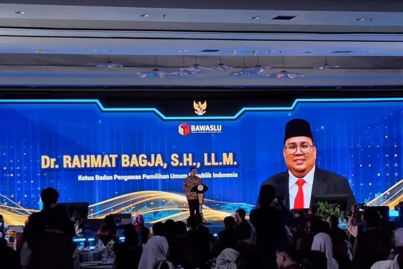 : Ketua Badan Pengawas Pemilu (Bawaslu) RI Rahmat Bagja menghadiri pembukaan Kompetisi Debat Penegakan Hukum Pemilu VI Antar Perguruan Tinggi Se-Indonesia Tahun 2026 di Jakarta, Senin (21/9/2026). (ANTARA/Fianda Sjofjan Rassat)