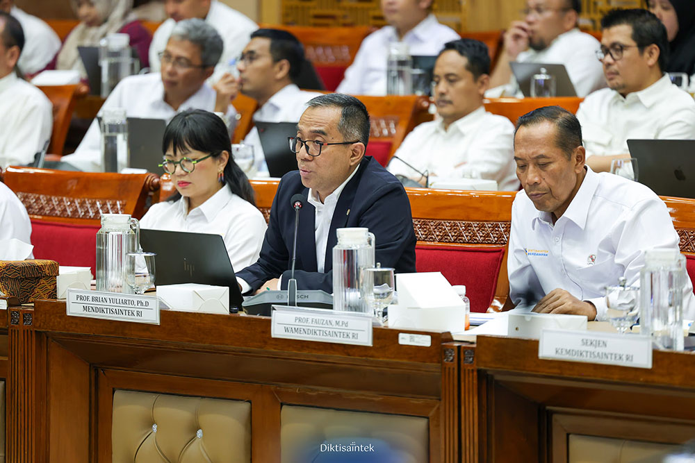 : Rapat Kerja bersama Komisi X DPR RI dan Kemdiktisaintek. (Foto: Dok Kemdiktisaintek)