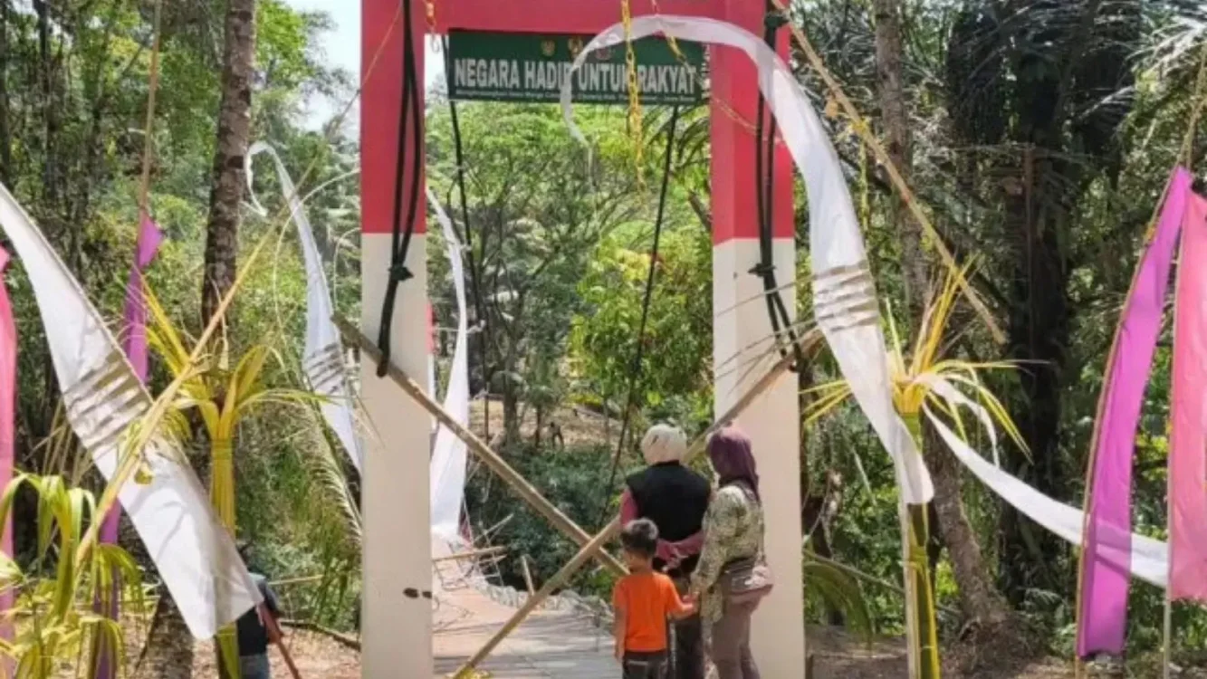 kondisi Jembatan Gantung Pongpet Margajaya di Desa Margacinta, Kecamatan Cijulang, Kabupaten Pangandaran, Jawa Barat