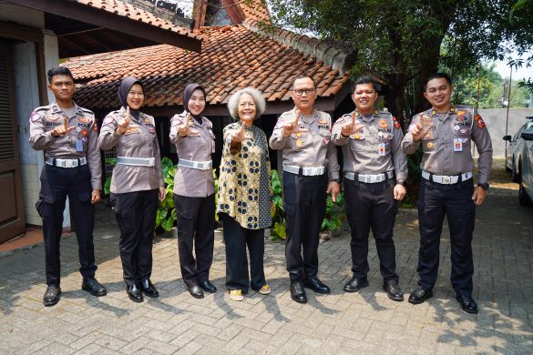 Korlantas Polri Anjangsana ke Keluarga Almarhum Brigjen Pol Sonny Harsono, Kenang Dedikasi untuk Lalu Lintas