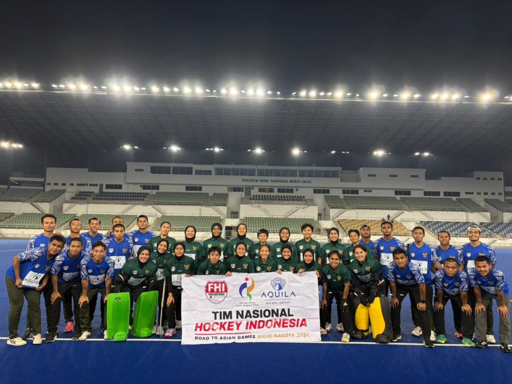 : Timnas Hockey Field Indonesia langsung mendapat ujian berat di Asian Games Aichi-Nagoya 2026. Tim putri akan menghadapi tuan rumah Jepang pada laga pembuka, sedangkan tim putra menantang India sehari berselang. Target enam besar pun menjadi sasaran kedua tim. (Foto: Humas Kemenpora)