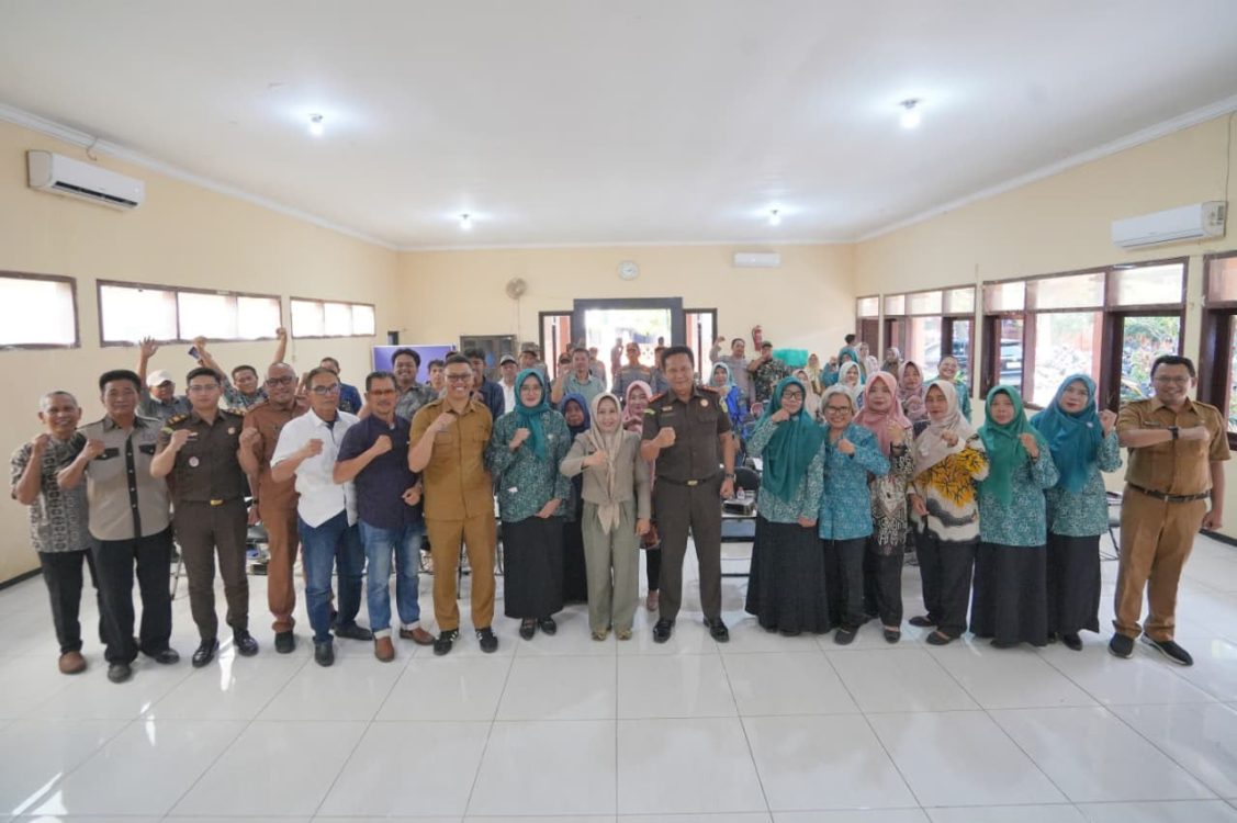: Pemerintah Kota Mojokerto terus mendorong penguatan kesadaran dan kepatuhan hukum masyarakat melalui program Keluarga Sadar Hukum (Kadarkum). Upaya tersebut diarahkan untuk mendorong setiap kelurahan memenuhi indikator sebagai Kelurahan Sadar Hukum. - Foto: Mc.Jatim