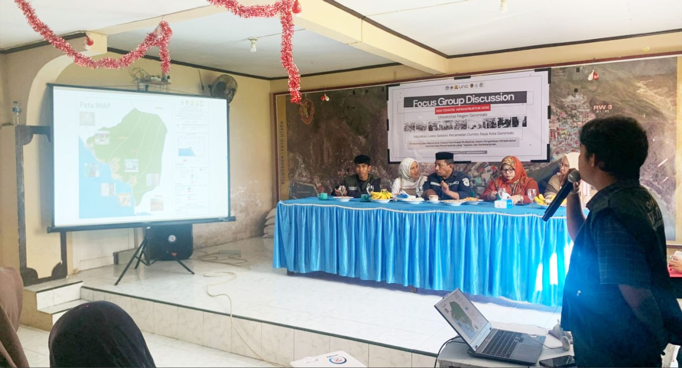 : Pemaparan desain pengolahan air limbah rumah tangga, sistem biofilter untuk greywater dan cubluk kembar untuk blackwater oelh mahasiswa KKN Tematik Infrastruktur Universitas Negeri Gorontalo (UNG). (foto dok)