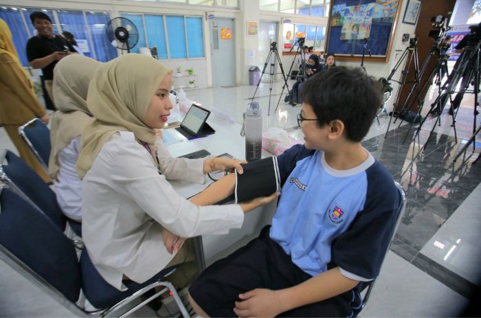: Siswa sekolah dalam cek kesehatan gratis (CKG) di sekolah (Foto: InfoPublik)