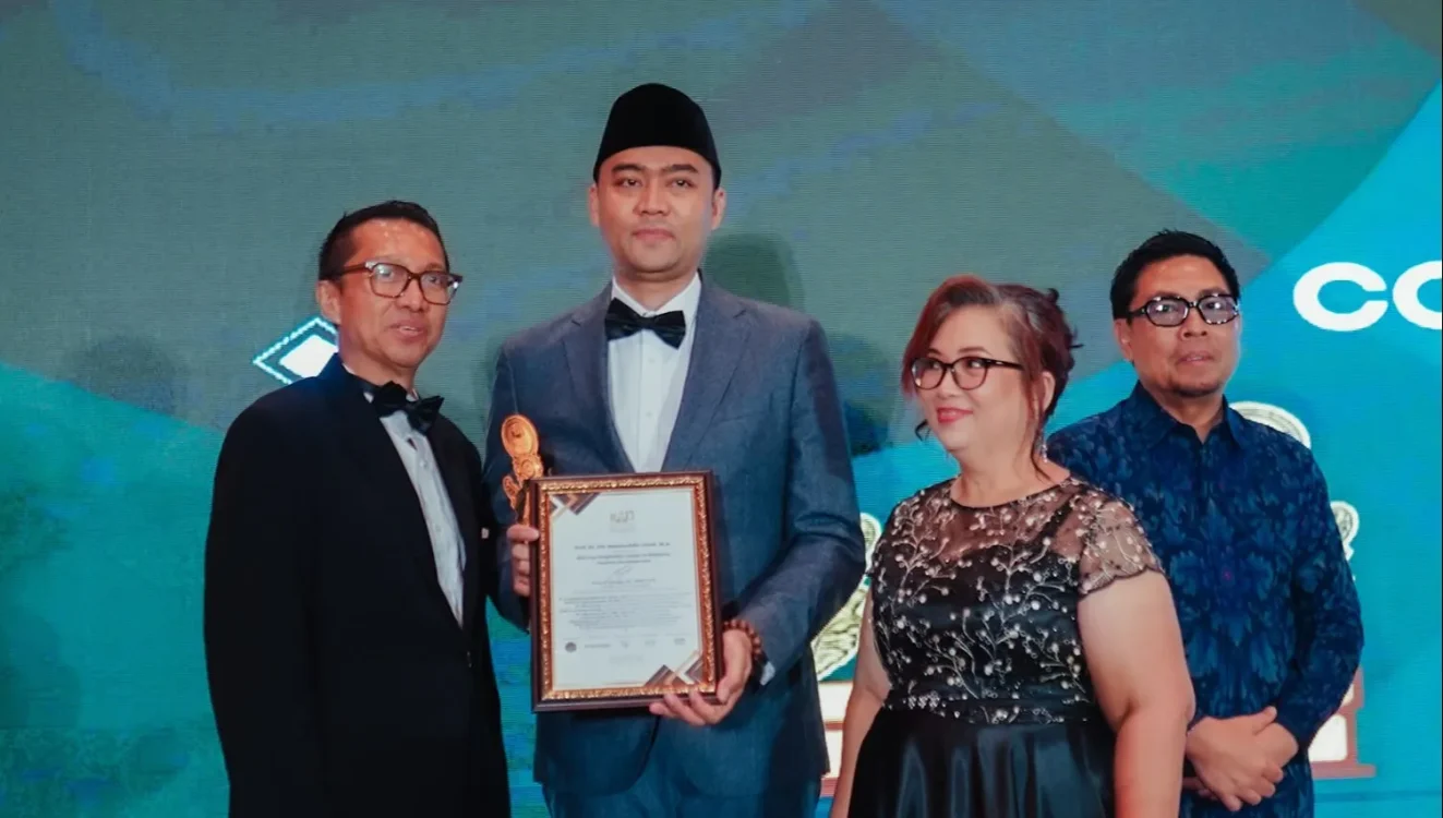 Menag Raih Penghargaan Bali Top Hospitality Leader in Religious Tourism Development