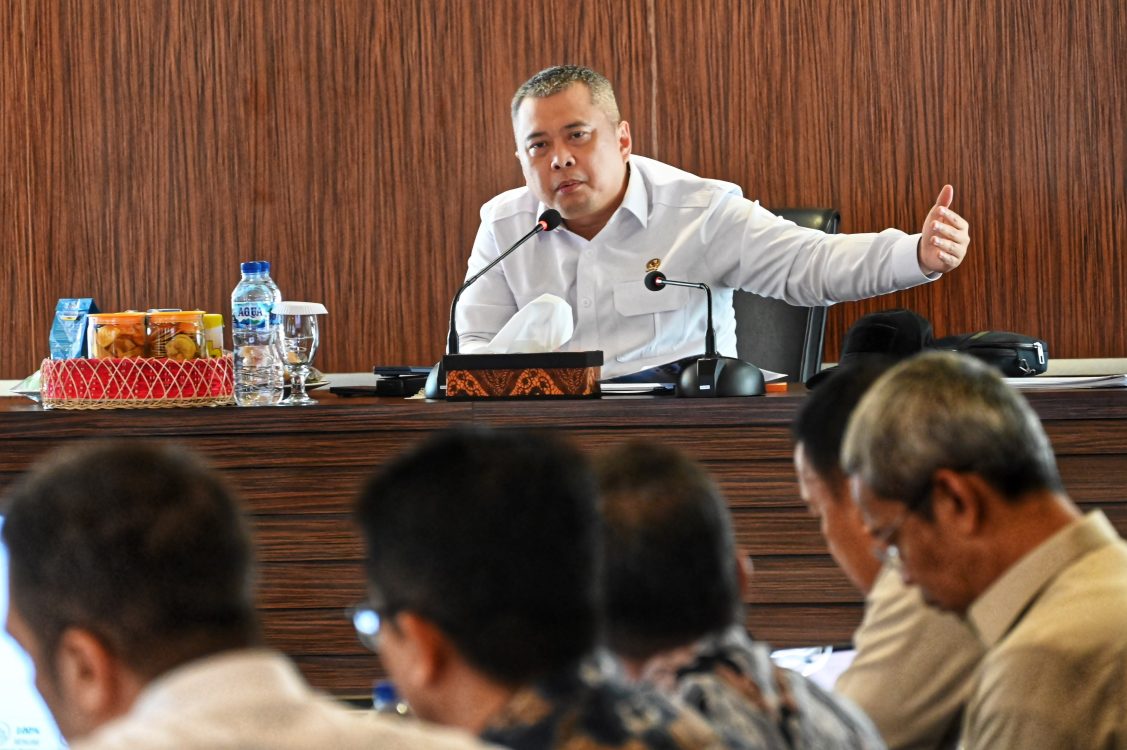 : Menteri Perhubungan Dudy Purwagandhi menginstruksikan seluruh UPT Kemenhub di Jawa Timur memperkuat pengawasan keselamatan transportasi darat, laut, udara, dan perkeretaapian. Keselamatan diminta menjadi budaya, bukan sekadar kepatuhan terhadap aturan. (Foto: Humas Kemenhub)