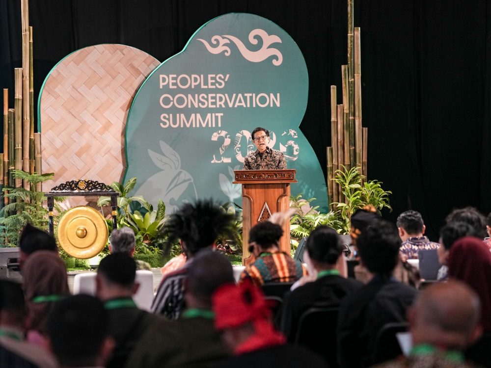 : Menko PM Muhaimin Iskandar dalam People's Conservation Summit 2026 di Universitas Gadjah Mada (UGM), Yogyakarta, Selasa (1/9/2026) mengatakan saat ini menjadi waktu yang tepat untuk menuntaskan pembahasan regulasi tersebut yang dinilai penting bagi pengakuan dan perlindungan masyarakat adat. (Foto: Kemenko PM)