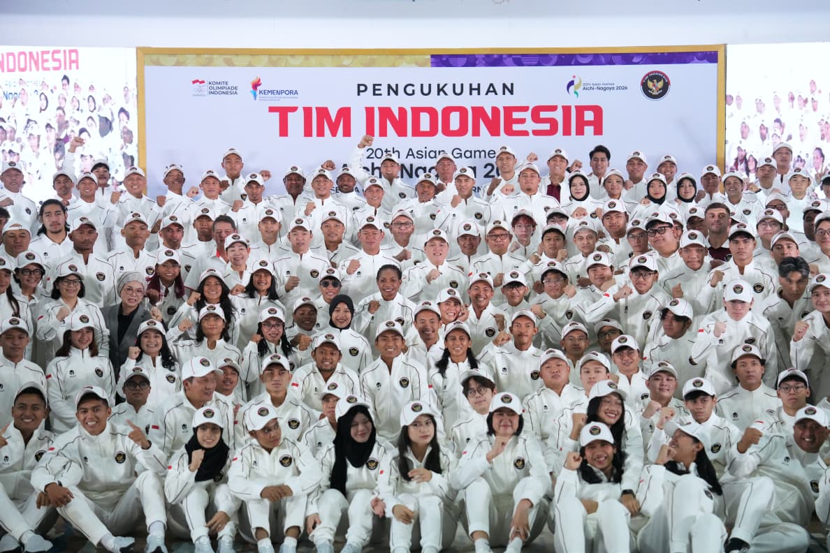 : Menpora Erick Thohir menantang atlet Indonesia memperbanyak medali dan mengibarkan Merah Putih sebanyak-banyaknya di Asian Games Aichi-Nagoya 2026. Sebanyak 430 atlet resmi dikukuhkan untuk memperkuat Tim Indonesia di Jepang. (Foto: Humas Kemenpora)