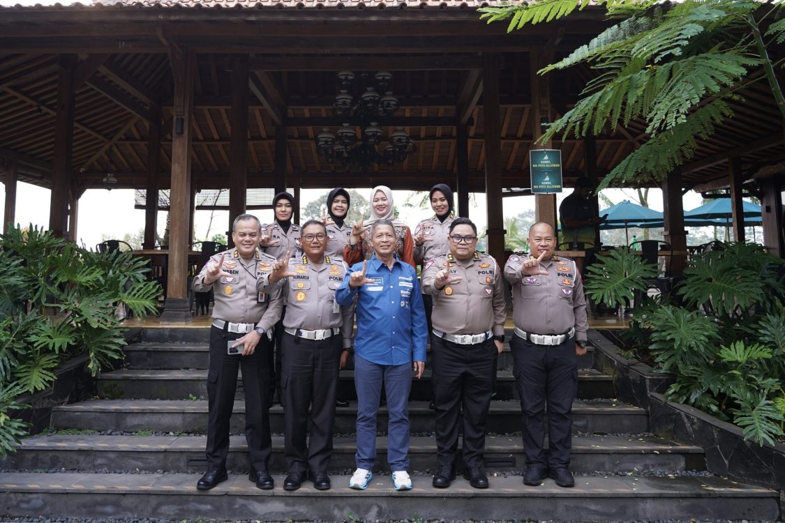 Momen HUT ke-71 Lalu Lintas Bhayangkara, Korlantas Polri Anjangsana ke Komjen Pol (Purn) Condro Kirono