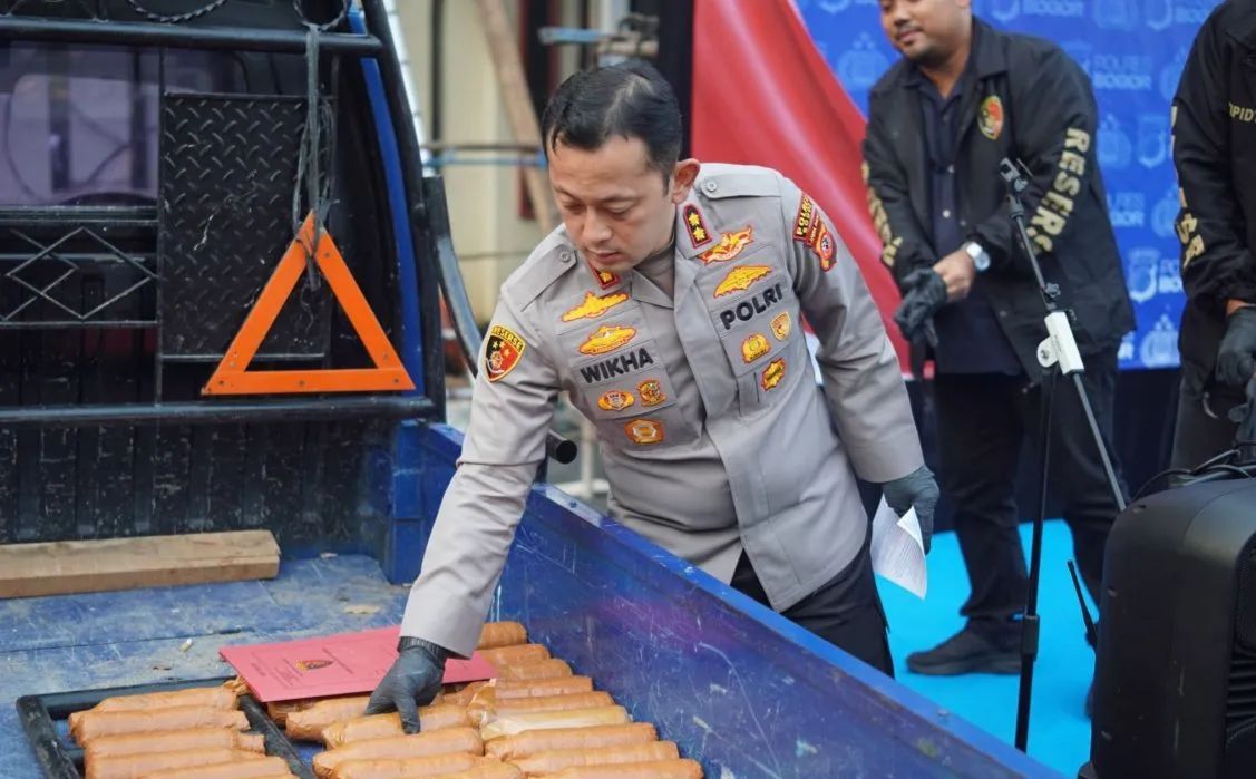 Nyaris 1 Ton Merkuri Diamankan Polisi dari Jaringan Tambang Emas Ilegal