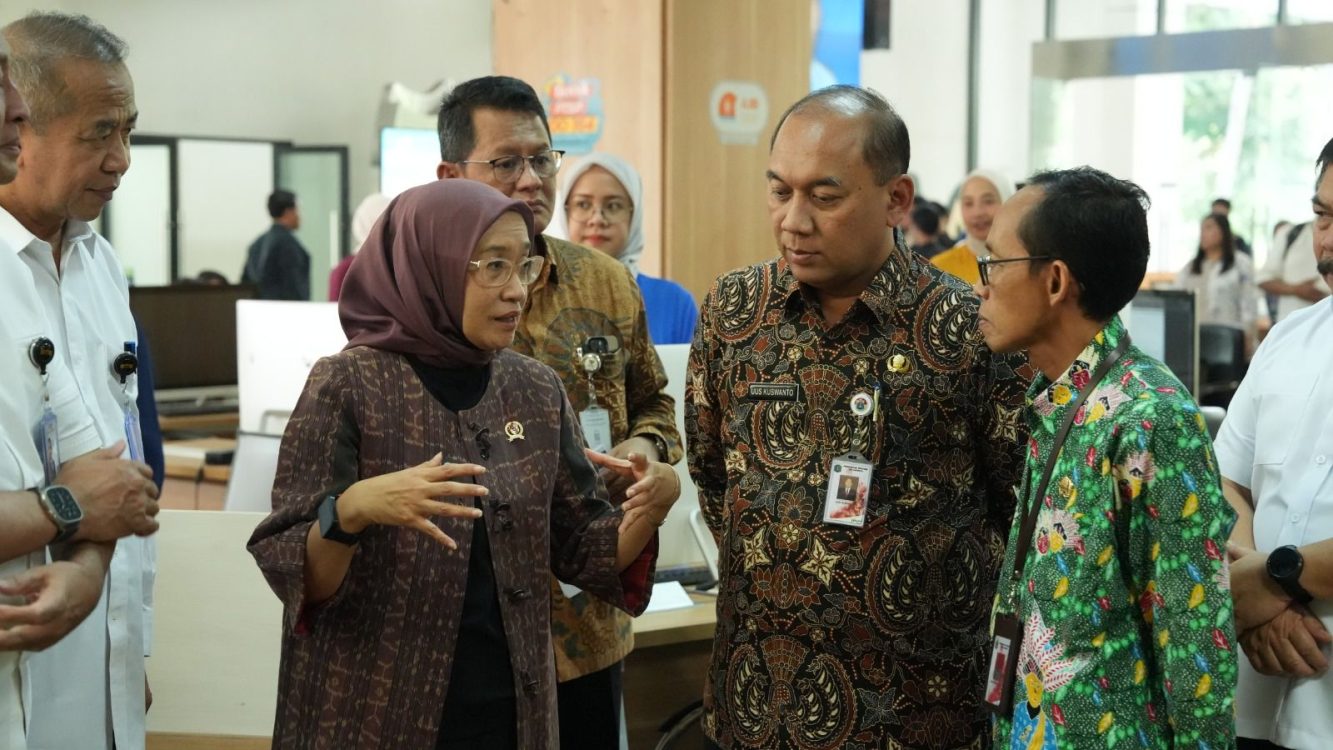 : Menepis anggapan bahwa keberadaan fasilitas pelayanan terpadu sekadar pemenuhan aspek administratif, Kementerian PANRB mendorong optimalisasi Mal Pelayanan Publik secara nasional melalui penerapan konsep omnichannel dan penguatan inovasi di tingkat daerah. (FOTO dok. Pemprov DKI Jakarta)