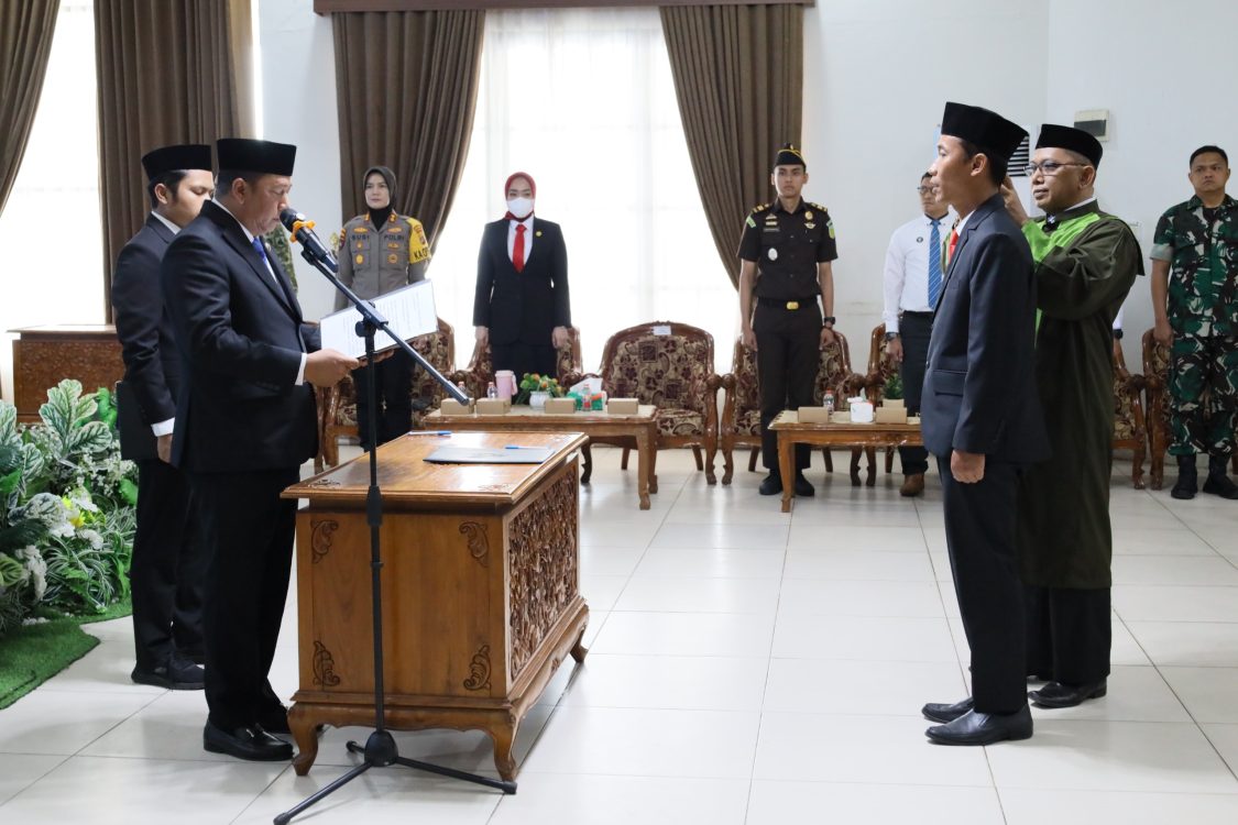 : Selamat Riyanto Resmi Dilantik Jadi Sekda Barito Kuala, Bupati Tekankan Percepatan Pembangunan