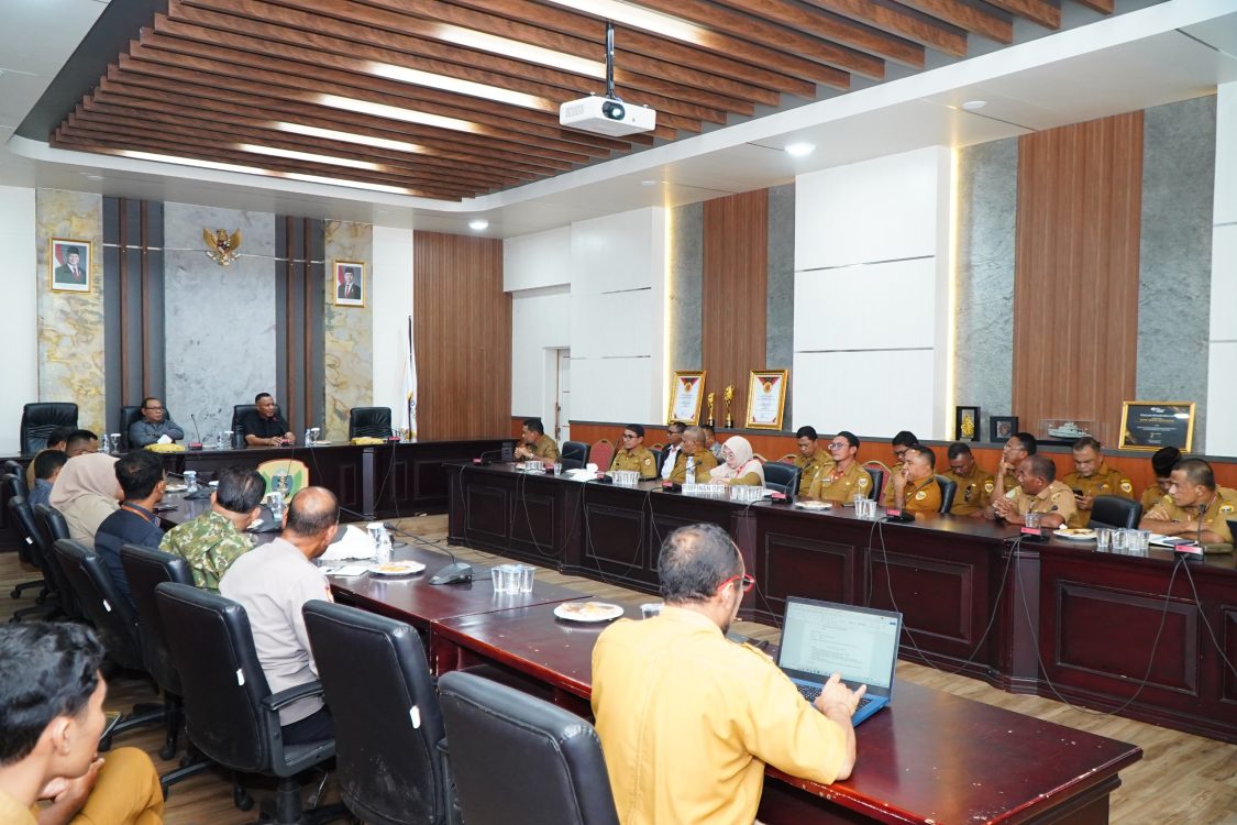 : Rapat Koordinasi bersama Forum Koordinasi Pimpinan Daerah (Forkopimda) Kota Tidore Kepulauan yang berlangsung di Ruang Rapat Wali Kota, Selasa (1/9/2026)/ (G.Juna).