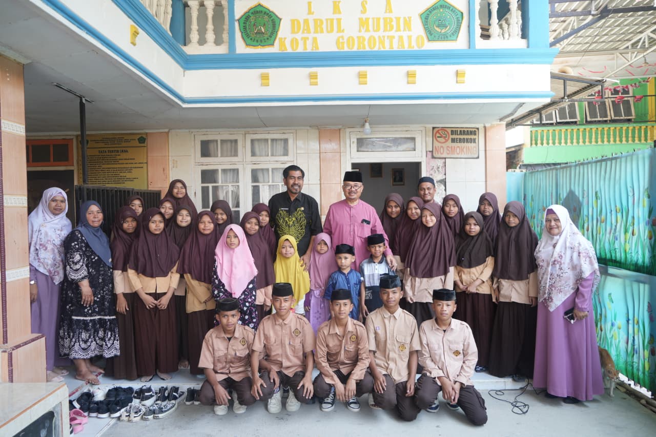 : Silaturahmi dan berbagi bersama anak-anak yatim di Lembaga Kesejahteraan Sosial Anak (LKSA) Darul Mubin. (foto Fahmi)