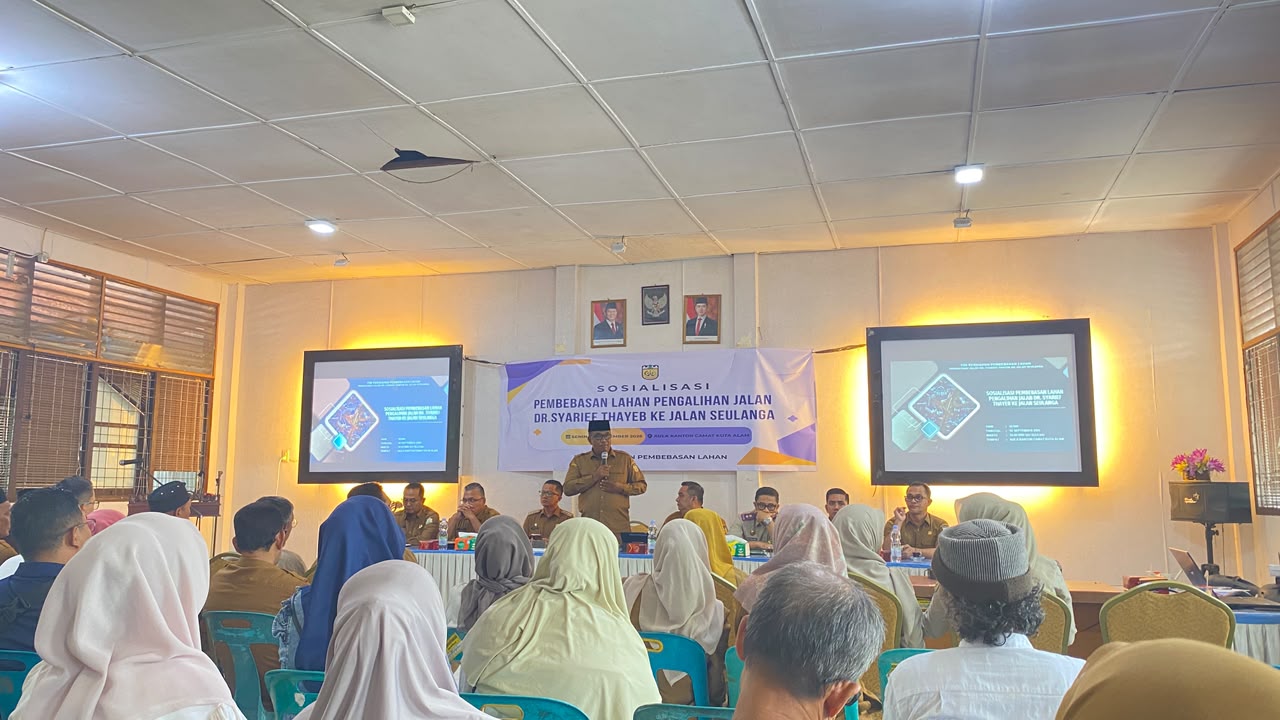 : Sosialisasi rencana pembebasan lahan untuk pengalihan Jalan Dr. Syarief Thayeb ke Jalan Seulanga di Kantor Camat Kuta Alam, Senin (14/9/2026).