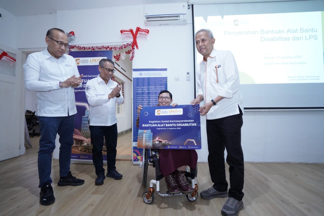 Perkuat Kampus Inklusif, LPS Serahkan Alat Bantu Disabilitas ke Mahasiswa UGM