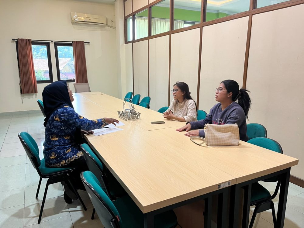 : Kapanewon Depok menerima audiensi tim peneliti mahasiswa UGM terkait studi TP Posyandu di Ruang Rapat Lantai 2 Depok, Sleman, Kamis (17/9/2026).