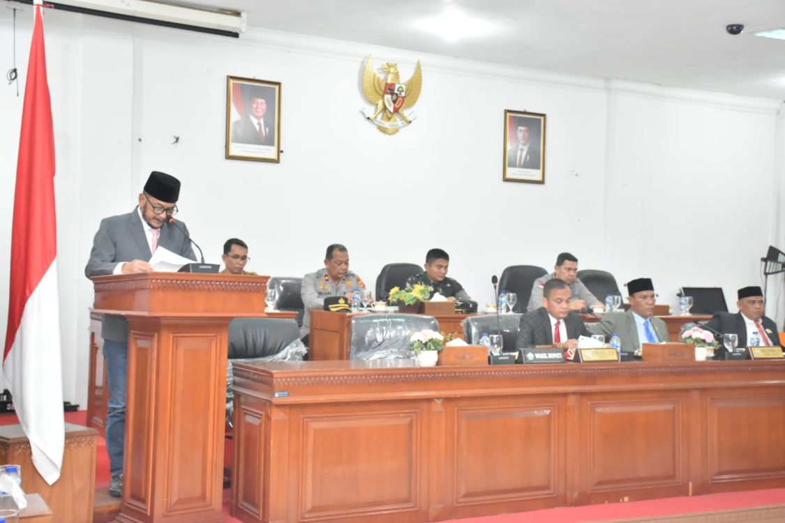 : Wakil Bupati Bireuen, Razuardi, dalam Rapat Paripurna I Masa Persidangan I DPRK Bireuen Tahun Sidang 2026/2027 di Ruang Sidang DPRK Bireuen, Senin (28/9/2026). - Foto: Mc.Bireuen